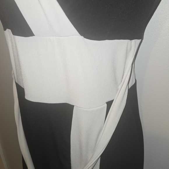 Le Chateau Two-Tone Black and White Midi Dress - Picture 4 of 8